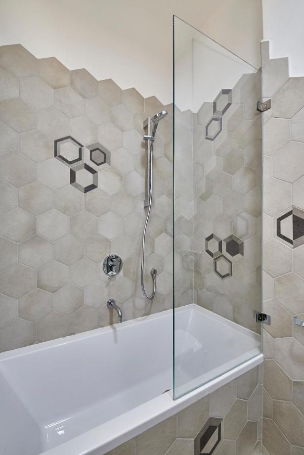 Orangehomes Unique Design 3 Bathrooms Flat Budapest Kültér fotó
